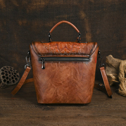 Detail van de handgrepen van de dames bucket bag