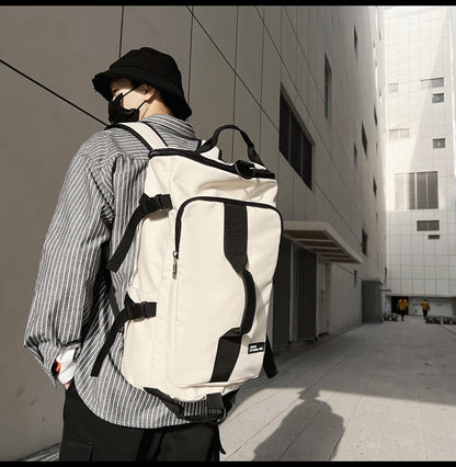 Ruime nylon reisrugzak van 31 x 28 x 46 cm