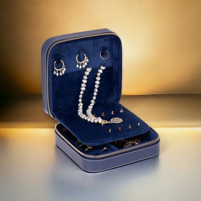 Amanda Lederen Sieradendoos, Medium