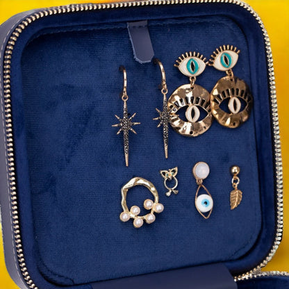 Amanda Lederen Sieradendoos, Medium