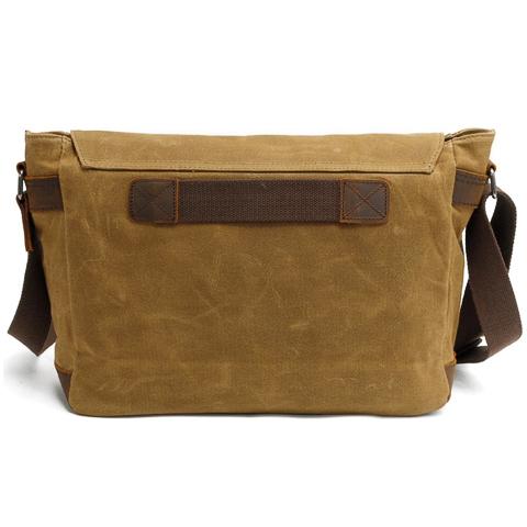 Achterkant van de vintage schoudertas met strak afgewerkte details
