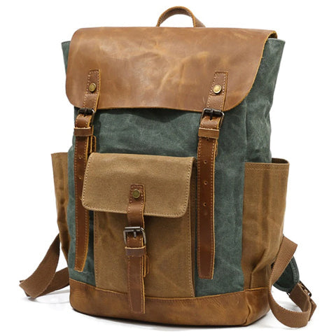 Vintage rugzak van leerlook met klepsluiting en voorvak