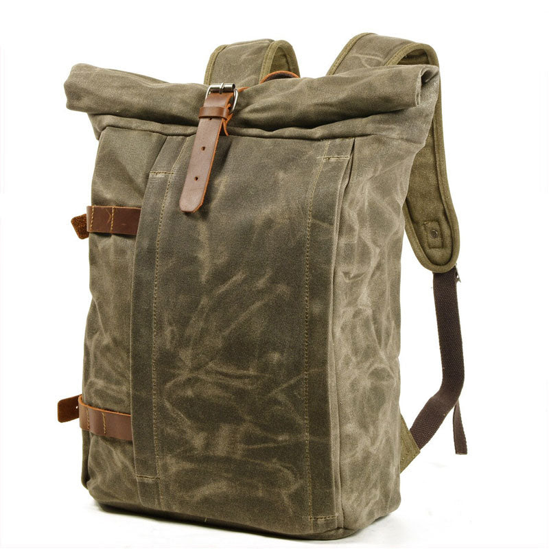 Zijaanzicht van de leerlook rugzak met slank vintage profiel