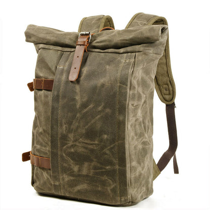 Zijaanzicht van de leerlook rugzak met slank vintage profiel