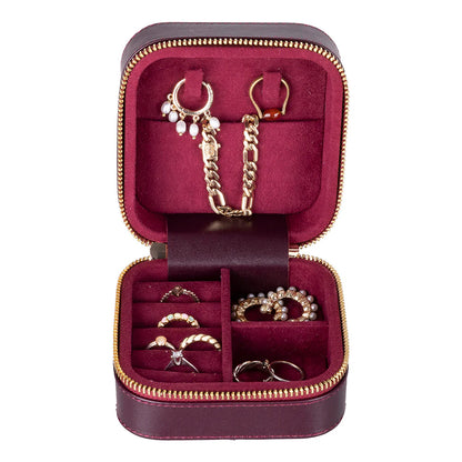 Amanda Lederen Sieradendoos, Medium