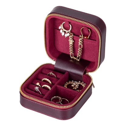 Amanda Lederen Sieradendoos, Medium