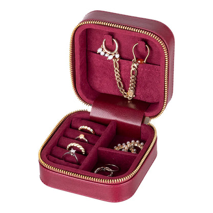 Amanda Lederen Sieradendoos, Medium