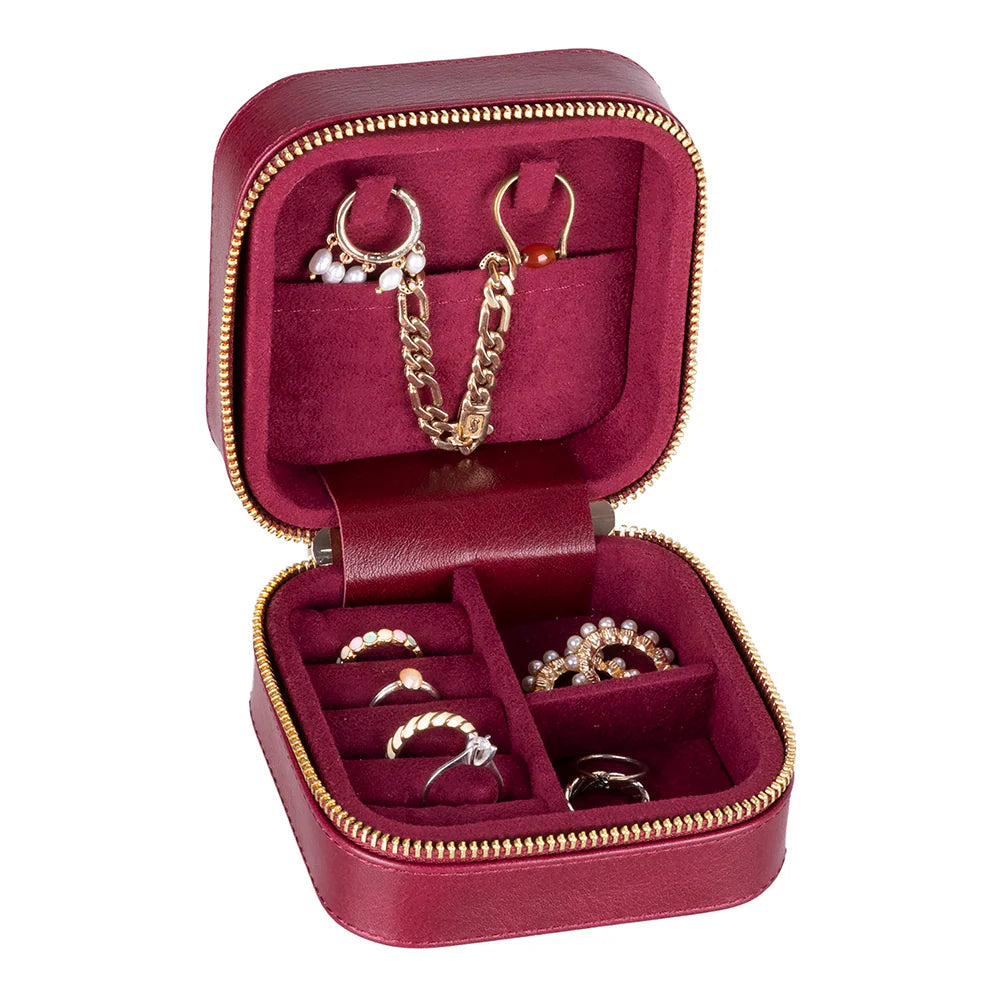 Amanda Lederen Sieradendoos, Medium