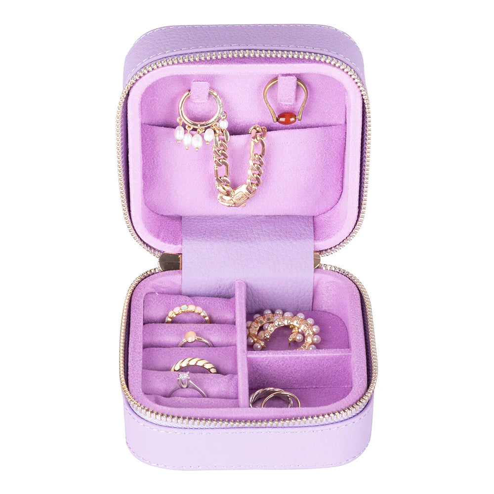 Amanda Lederen Sieradendoos, Medium