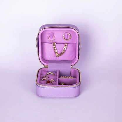 Amanda Lederen Sieradendoos, Medium