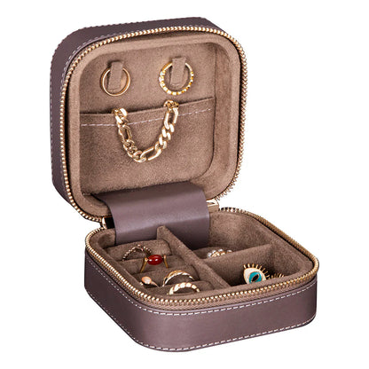 Amanda Lederen Sieradendoos, Medium